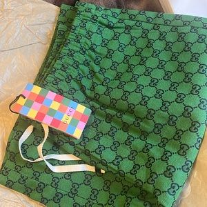 Brand new Gucci shorts never been worn w/ tags
